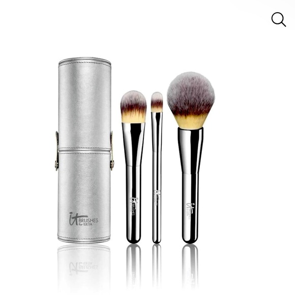 it cosmetics Other - IT COSMETICS Complexion Perfection Essentials MU Brushes, Sealed.